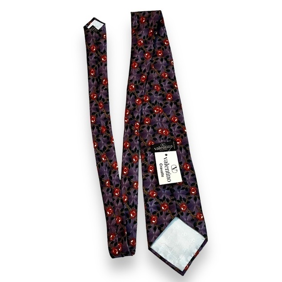 NEW Valentino 100% Silk Tie Red Rose Floral Print Handmade in Italy Luxury - Picture 3 of 9